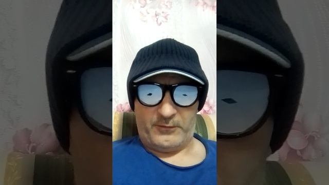 ОН РАБОТАЛ...ЕЁ ОБЕСПЕЧИВАЛ С КОЛЁС