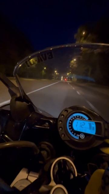 Ночной прохват Yamaha fz6 по ночной Казани.