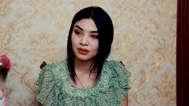 QIZINI UYIDAN HAYDAGAN ONA  BUNI HAYOT DEYDILAR