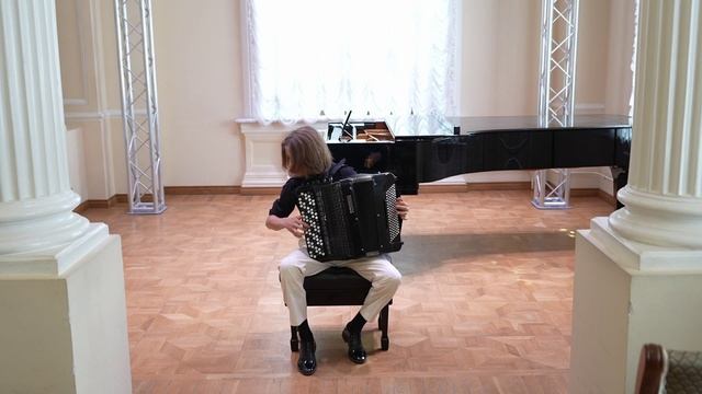 Михаил Лосьмаков, баян