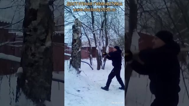 Отработка ударов деревянным шестом на макиваре (7)