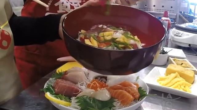 Chirashi Bowl Topped with Fresh Seafood & Matcha Pudding