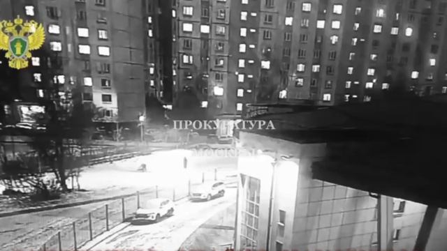 ‼️На бульваре Дмитрия Донского пьяный местный житель начал стрелять по собакам из окна‼️