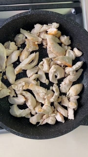 Куриное филе с чесноком и сыром #готовимдома #еда #рецепты ￼