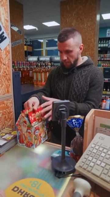 Парень бросил Разборка в магазине попала на камеру #сериал_гараж #вингараж #жкцветнойгород