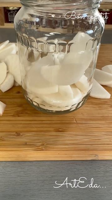 Маринованная редька дайкон / Pickled daikon radish