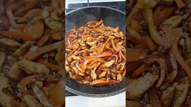 Удон с курицей.