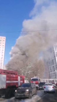 Горит частный дом на пересечении 9 Января и Пирогова.