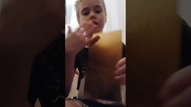 Пробую странный шоколад 🍫🤑🫠💙👍