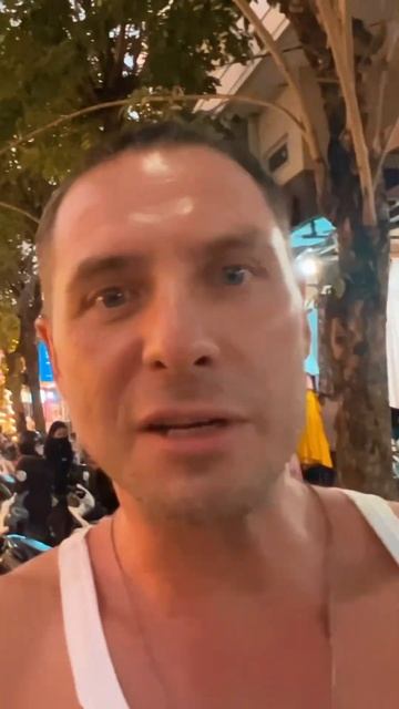 Мохнатое чудовище в обменнике валюты. Что происходит?