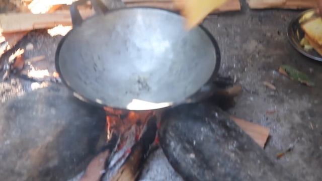 #19 TAHUN BARU YANG LUAR BIASA DI HUTAN!
