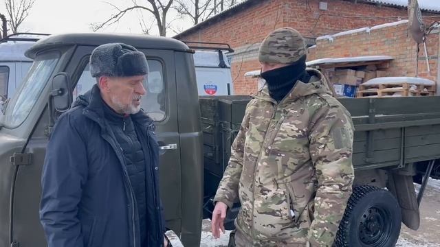 Виктор Анатольевич передал защитникам 🥰
из Часов Яра автомобиль 🚗
Один УАЗик поехал служить.