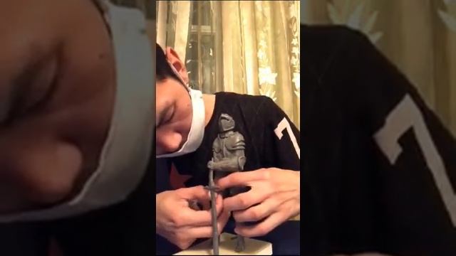 Мүсін сабағы: "Қылыш ұстаған батыр бейнесі"