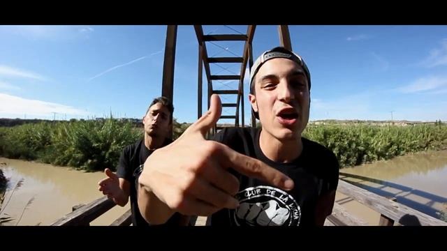 CHINASKI & RAPTO // 40 GRADOS #1