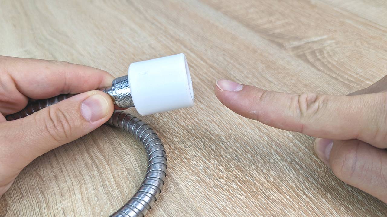 Сантехник поделился хитростью! Как сделать лейку для душа своими руками