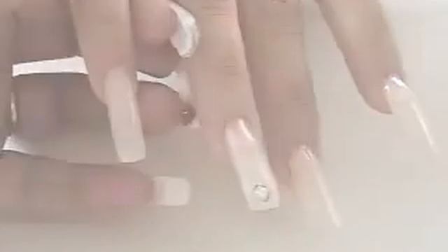 Bolita Giratoria :::.. Puerto Rico Uñas ☆ Jennifer of Mystic Nails PR.com