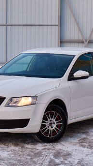 Обзор на SKODA Octavia Лифтбек 1.2 MT 2013г
