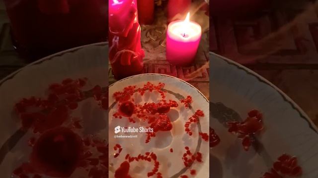 КАК ОН ЖИВЁТ БЕЗ ТЕБЯ ???