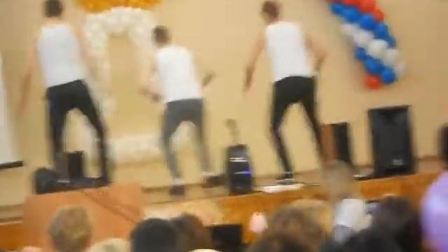 лучший последний звонок 2012.mp4