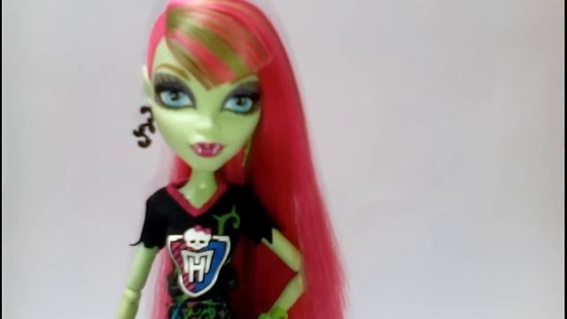 MONSTER HIGH VENUS MCFLYTRAP GHOULS SPIRIT REVISIÓN-REVIEW