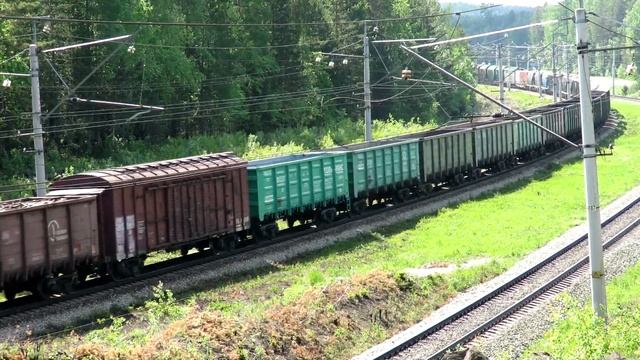 Тройник ВЛ11.8-690/691А с грузовым поездом