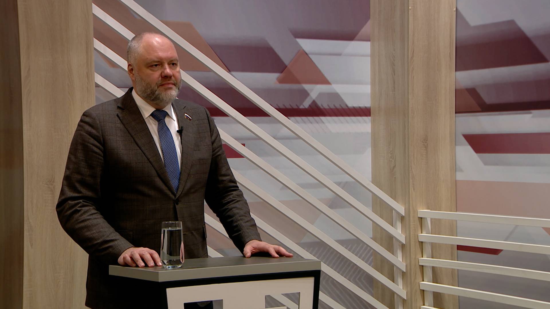 Актуальная тема - Н. Новичков ( Л-А. Зурушов )