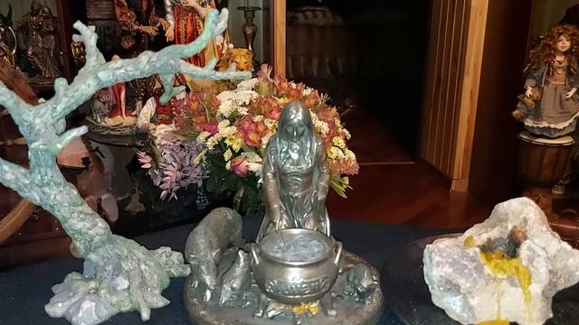 ПРИ ОПАСНОСТИ  НА ЯЗЫКЕ ДУХОВ . ДЛЯ ВСЕХ  ВЕДЬМИНА ИЗБА ▶️ ИНГА ХОСРОЕВА.