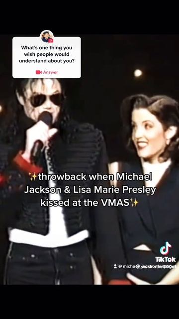 Throwback when Michael jackson & Lisa Marie Presley kissed at the VMAS