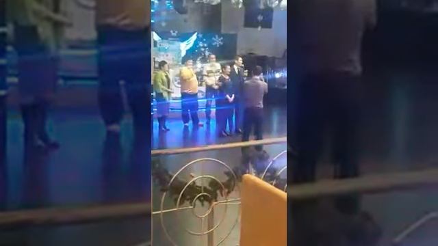 24.12.17.Таран Базар айыл Жаны жылды кафе Ангел де тостук