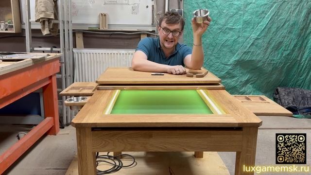 Стол для настольных игр в массиве дуба версия MiNi