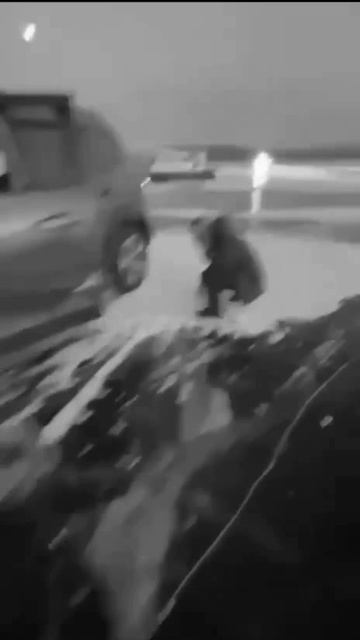 На льду озера Байкал водитель Haval врезался в хивус — судно на воздушной подушке