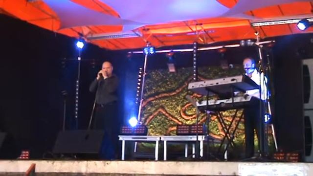 duo steve et benjamin  "it's now or never " le 10 aout 2013 a lessines