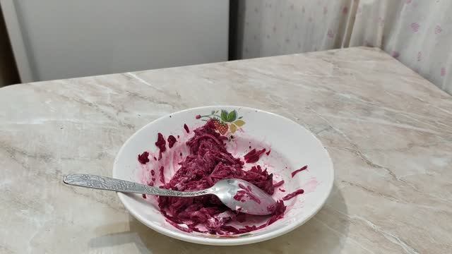 Свекла вареная с майонезом