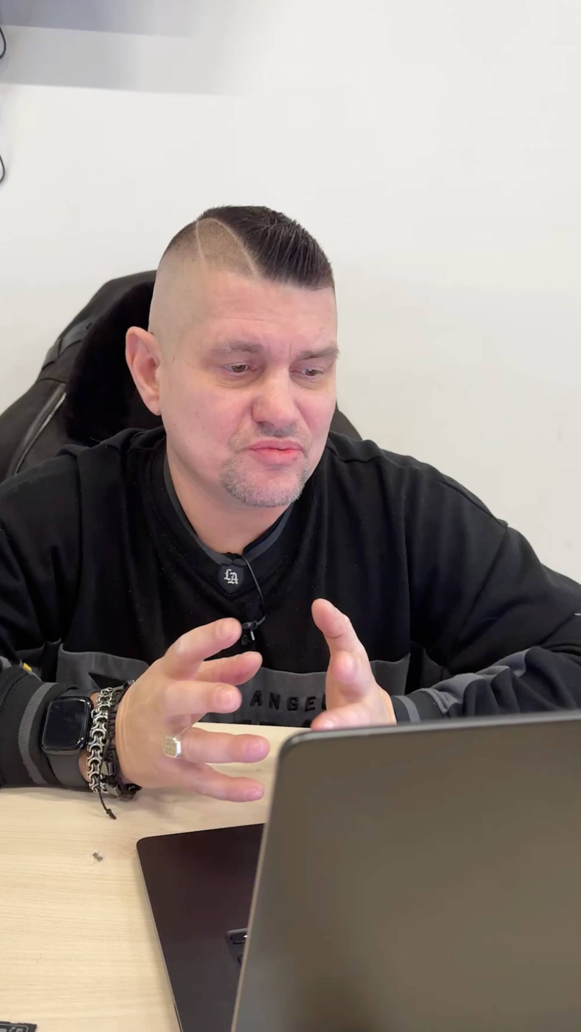 Кислотный грунт не для ржавчины, усвой это наконец!!!