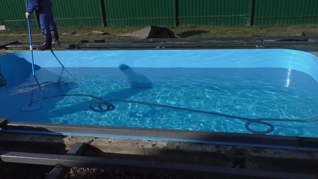 Последний уличный бассейн в этом году. Консервация бассейна