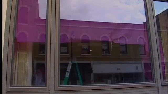 Old National Bank has 'pink out'