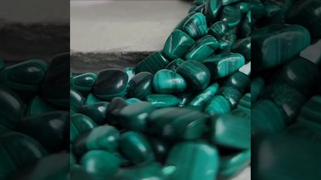 Малахит галтовка фри-форм 6-11х7-8 мм