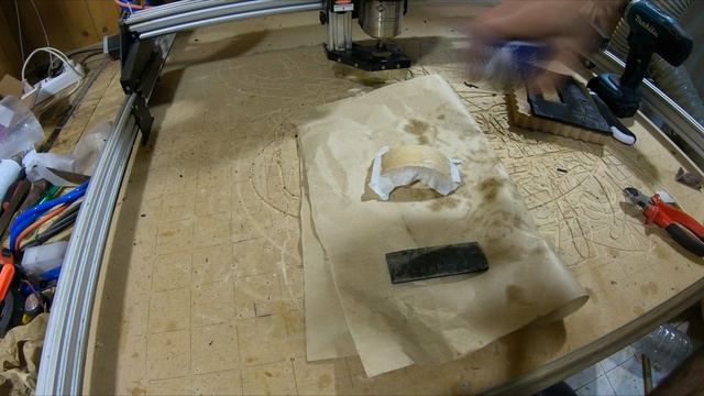 Полукруглый штамп на ЧПУ. Фрезеровка резины для функционального изделия. Брендирование своих изделий