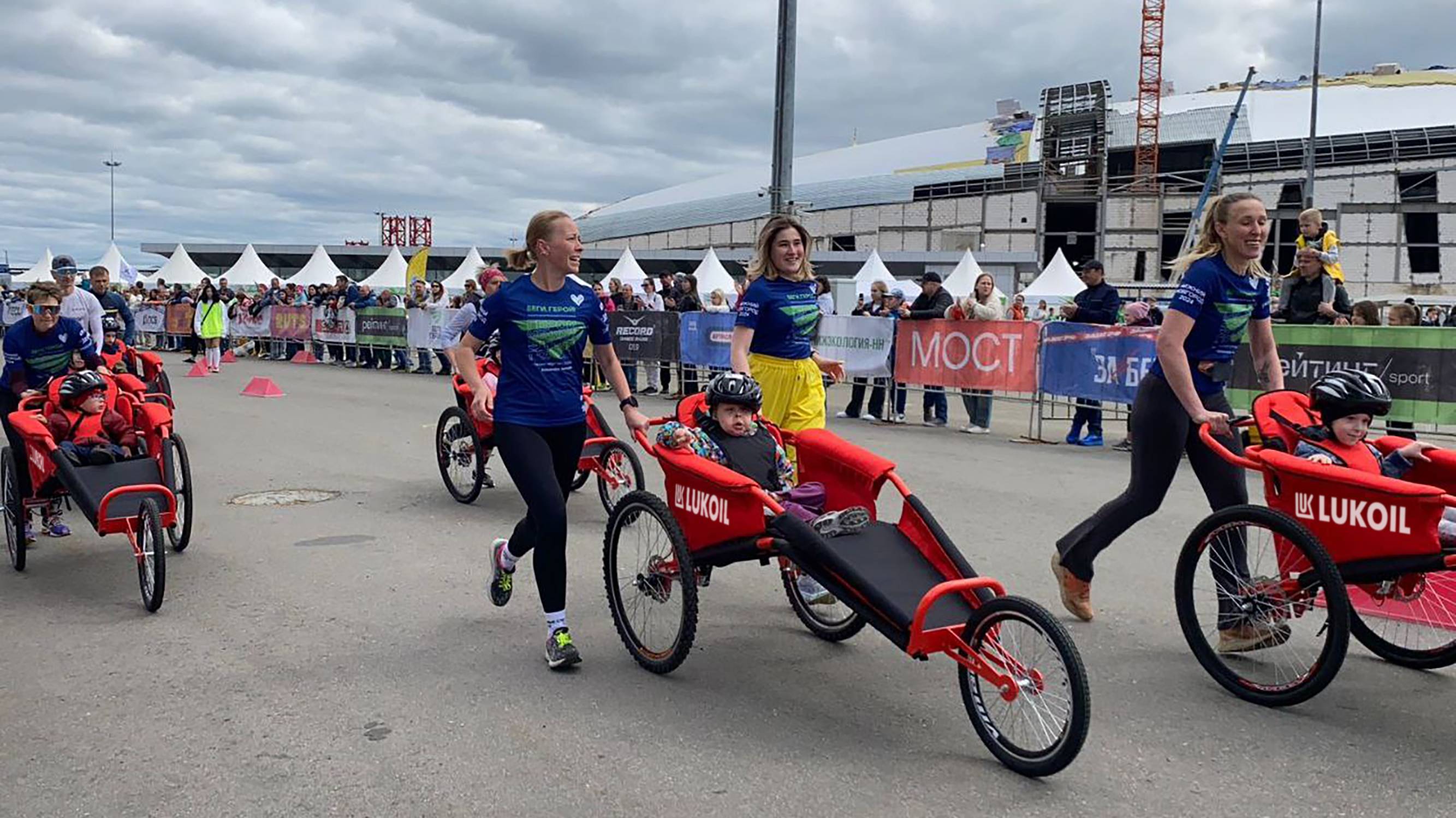 Первые беговые коляски R-52