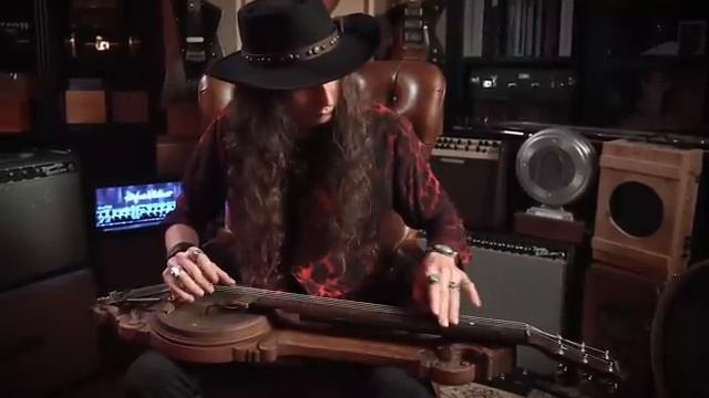 Lap Steel built by Magician sounds HAUNTED - Voices from the Attic