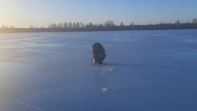 Устал на рыбалке...