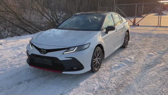 Toyota Camry (2022)
