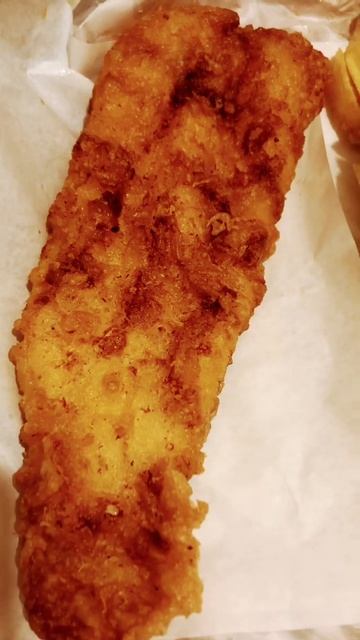 Who love’s English fish & chips 🐠 🍟? #fish #asmr #shorts