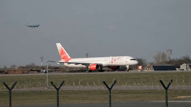 Взлёт Boeing 757 RA-73011 VIM Airlines из Домодедово, апрель 2015