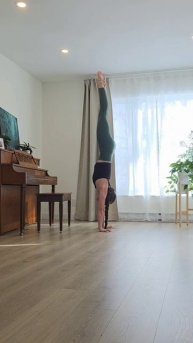 Стойка на руках | ЙогаБанда