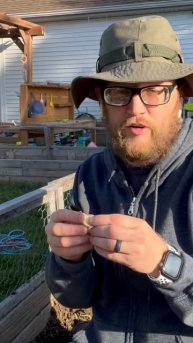 Planting garlic 🧄? Here’s a good tip.