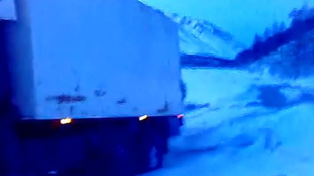 Зимник. Ручей.\ Ice Road, Yakutia