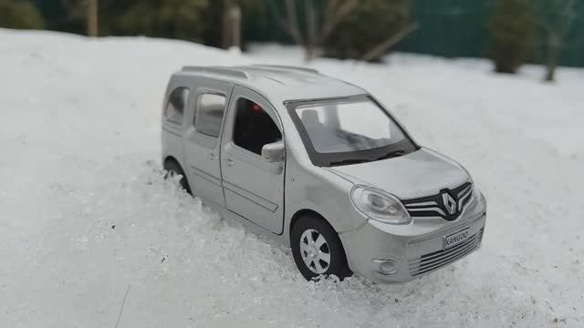 Обзор модели Renault Kangoo второго поколения от "Технопарка"