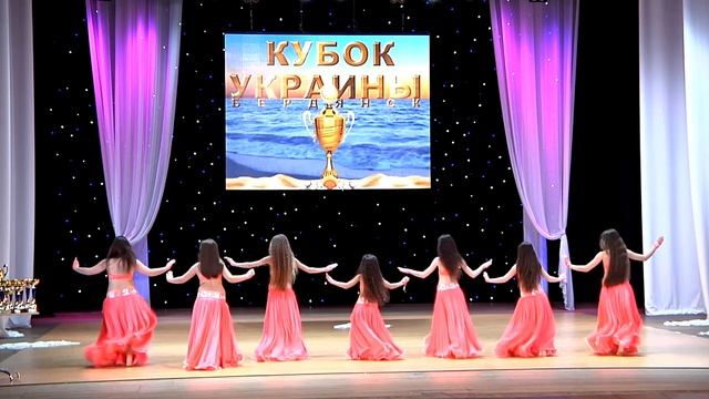 ГРУППА " ЮВЕНАЛЫ + ЮНИОРЫ " ( Raks Sharki ) г. Бердянск
