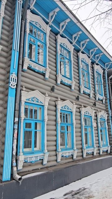 Старинные дома в городе Ярославль на улице Советской (бывшая Пробойная, Ильинская)